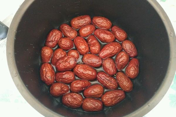 电饭煲蒸大枣的做法图解3