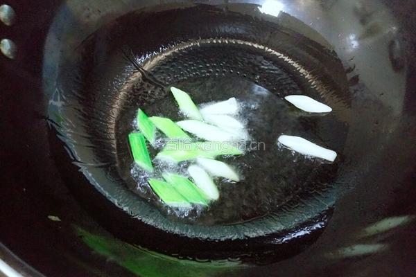 西红柿豆腐汤的做法图解7