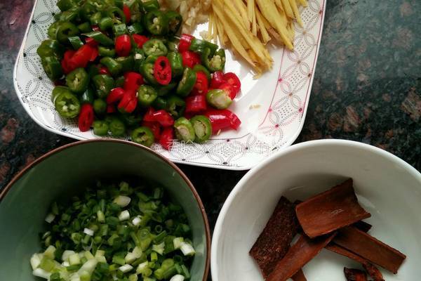 辣炒八爪鱼的做法图解2