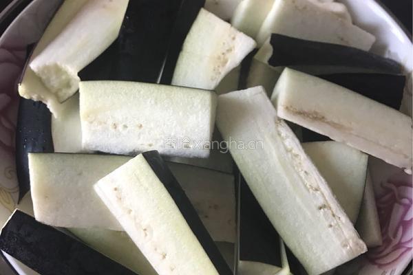 肉沫茄子的做法图解1
