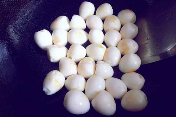 糖醋鹌鹑蛋的做法图解7