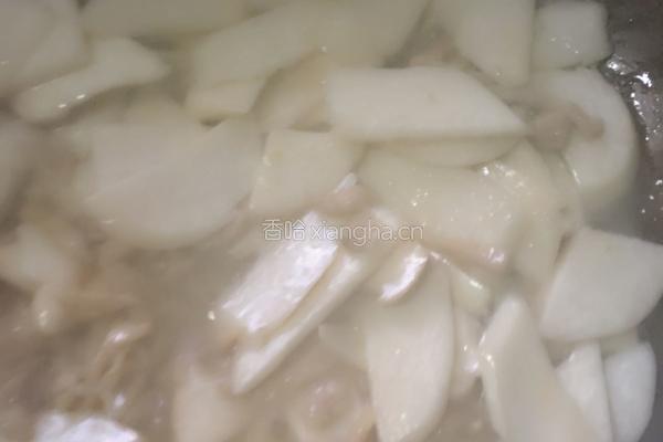蚝油杏鲍菇菠菜炒肉的做法图解7