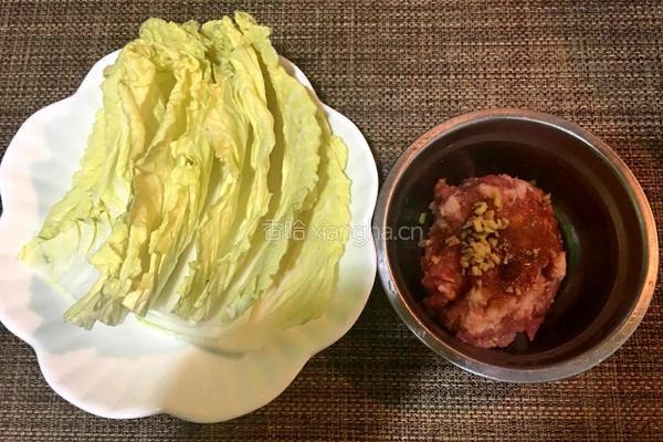 蒸白菜肉卷的做法图解2