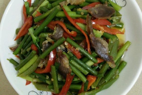 腊肉炒蒜苔的做法图解7