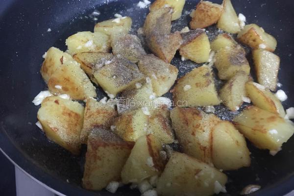 蒜香土豆的做法图解9