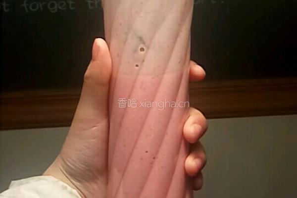 草莓奶昔的做法图解2