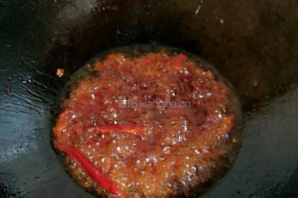 红油豆瓣酱炖青鱼块的做法图解4