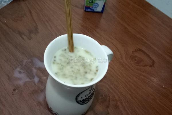 大麦十牛奶的做法图解3