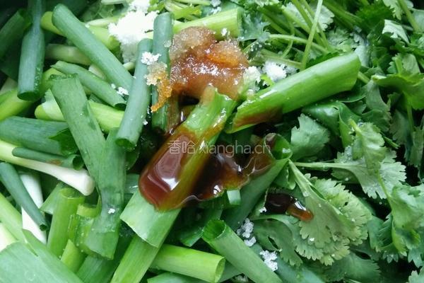 凉拌手撕白菜叶的做法图解4