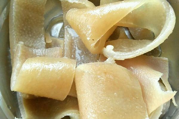 水晶皮冻的做法图解1