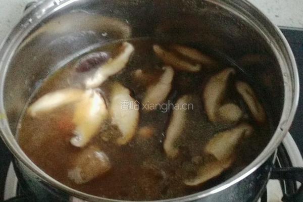 牛肉鲜蘑蔬菜面的做法图解5