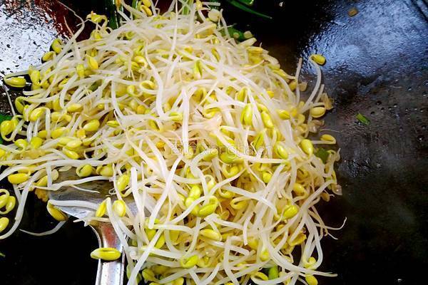 韭菜炒黄豆芽的做法图解8