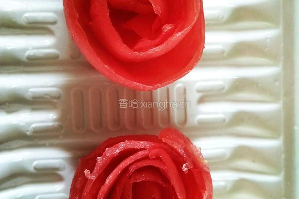 西红柿皮花朵的做法图解5