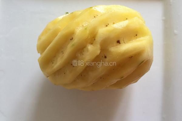 糖水菠萝的做法图解2