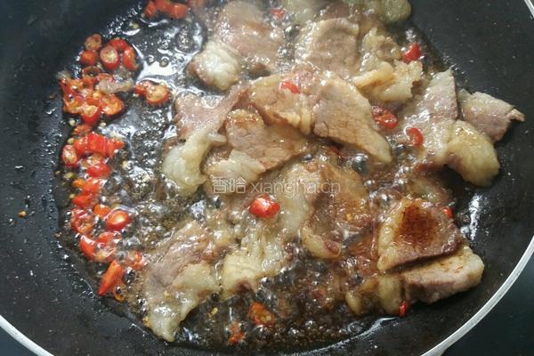 五花肉炒胡萝卜的做法图解7