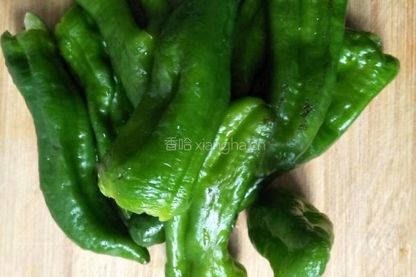 青椒肉丝的做法图解1