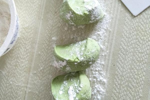 菠菜面韭菜盒子的做法图解12