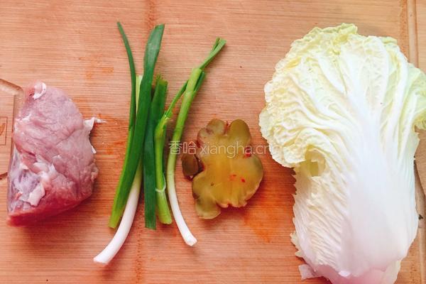 榨菜肉丝面的做法图解1