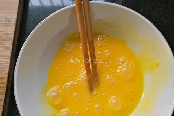三色彩蛋拌香椿的做法图解10