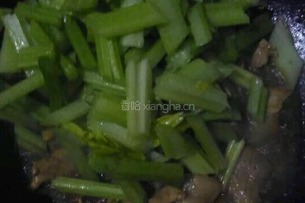 芹菜木耳炒肉片的做法图解5