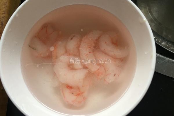 腊肠虾仁炒青椒的做法图解2