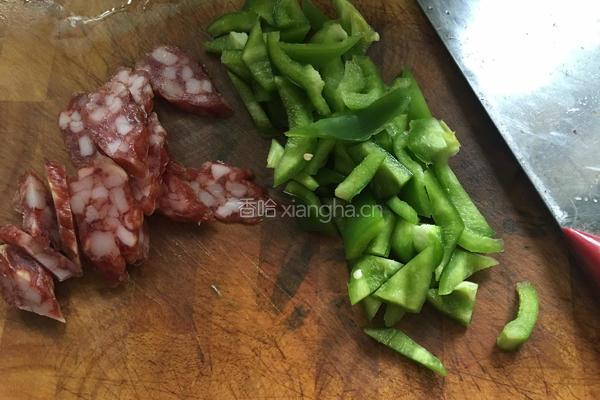 腊肠虾仁炒青椒的做法图解3