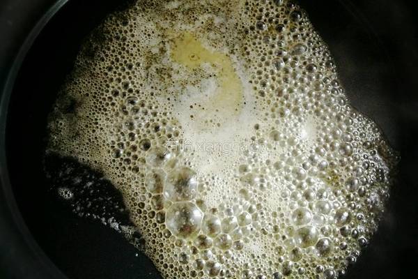 抹茶花生牛轧糖的做法图解2