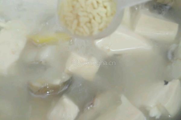 清炖鳕鱼豆腐汤的做法图解9