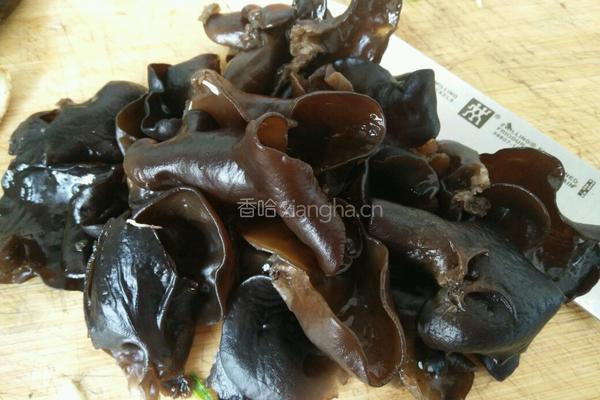 槐花三鲜馅的做法图解3