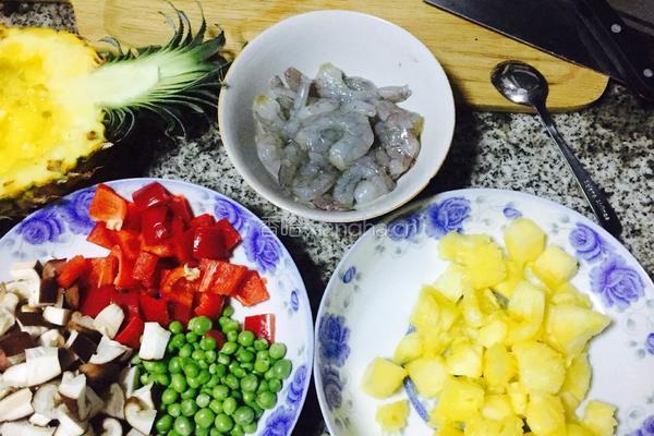 菠萝虾仁的做法图解3