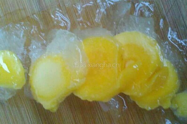 一只鸡蛋变六个煎蛋的做法的做法图解3
