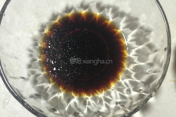 胡萝卜香菇炒鸡翅根的做法图解7