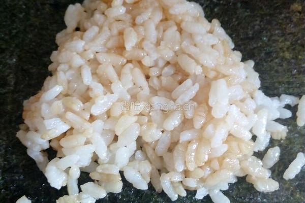 三角紫菜包饭的做法图解2