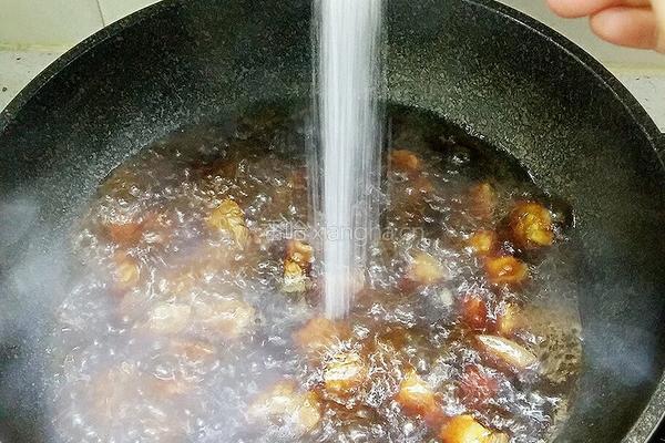 茭白红烧肉的做法图解11