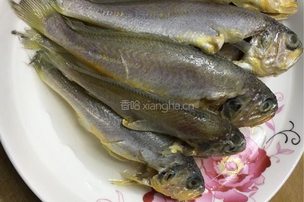 糖醋小黄鱼的做法图解1