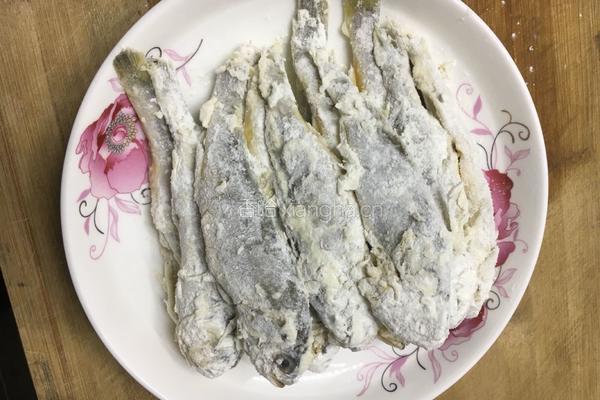 糖醋小黄鱼的做法图解2