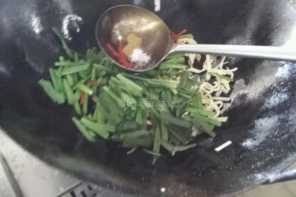 韭菜炒豆干的做法图解4