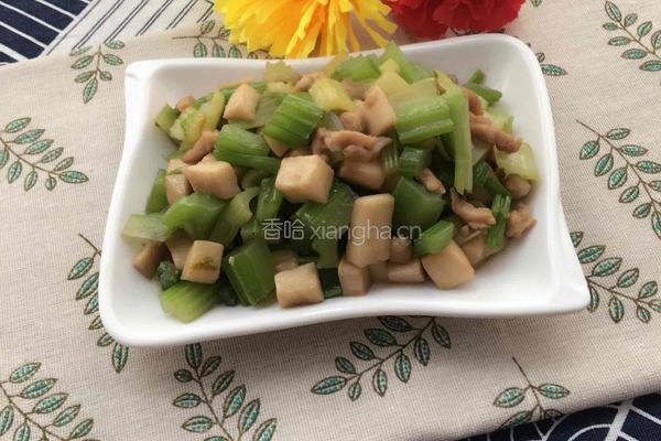 芹菜杏鲍菇炒肉丁的做法图解9