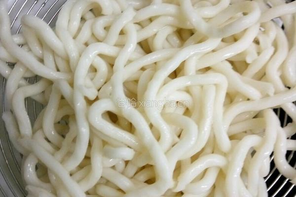 酱炒乌冬的做法图解2