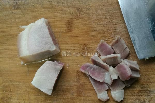 太湖鲤鱼干蒸螺丝的做法图解2