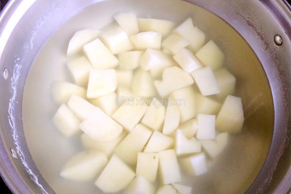 素烧土豆块的做法图解2