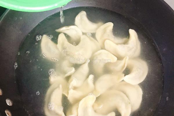 酸汤水饺的做法图解7