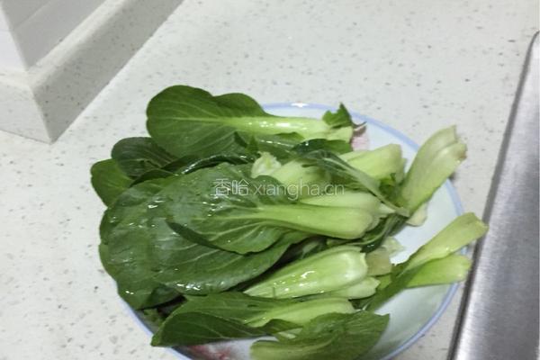 木耳蘑菇炒青蔬的做法图解2