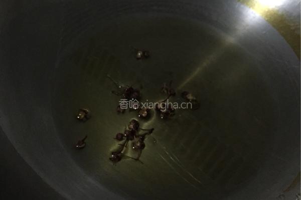 木耳蘑菇炒青蔬的做法图解6