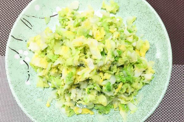 白菜鲜肉馅煎饺的做法图解1