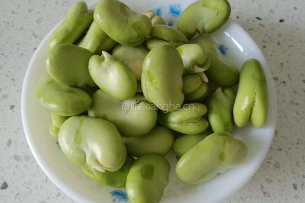 鲜蚕豆小炒肉的做法图解3