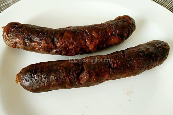 香肠拌豆腐的做法图解1