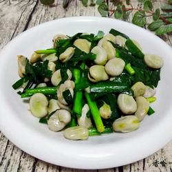 韭菜炒蚕豆的做法[图]