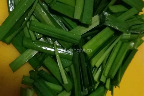 韭菜炒蚕豆的做法图解6