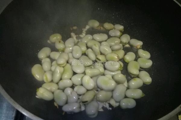 韭菜炒蚕豆的做法图解8